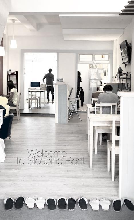 Sleeping Boot Hostel Chua-lien Exteriér fotografie
